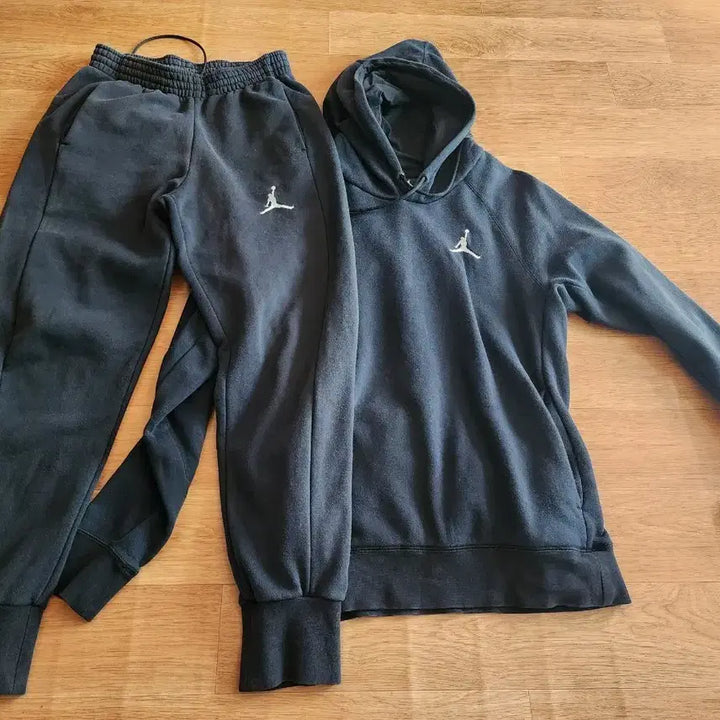 [BUNJANG] Jordan Hooded Sweatshirt and Jogger Pants Training Set - Black / 조던 후드티 트레이닝 바지 세트 블랙