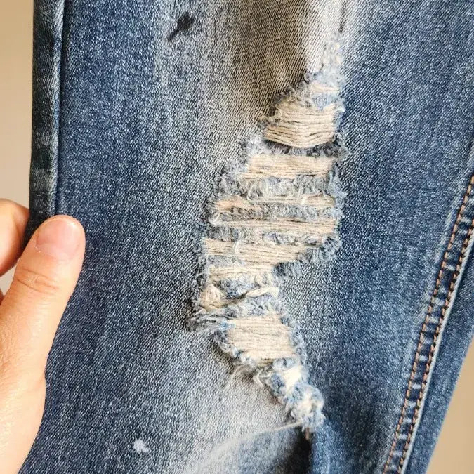 [BUNJANG] Jucy Judy Distressed Wash Jeans / 쥬시쥬디데미지 워싱 청바지