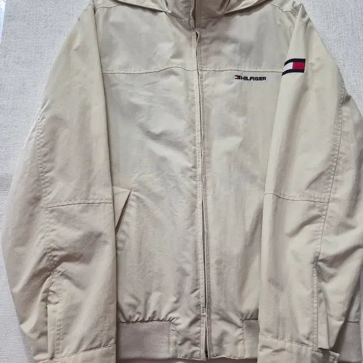[BUNJANG] Tommy Hilfiger Hooded Windbreaker Jacket Ivory / 타미힐피거 후드 바람막이 아이보리