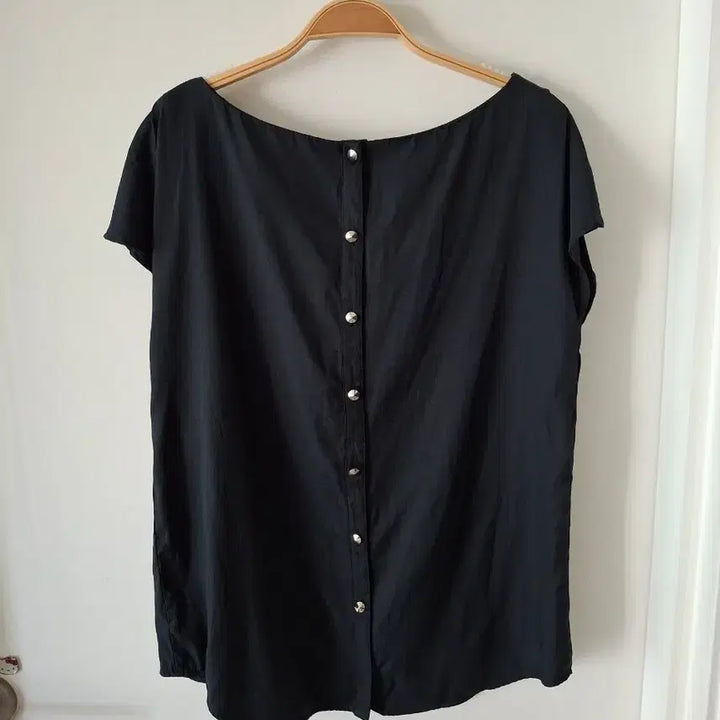 [BUNJANG] Black Blouse with Back Detail (Size 55-66) / 뒷포인트 블라우스55~66