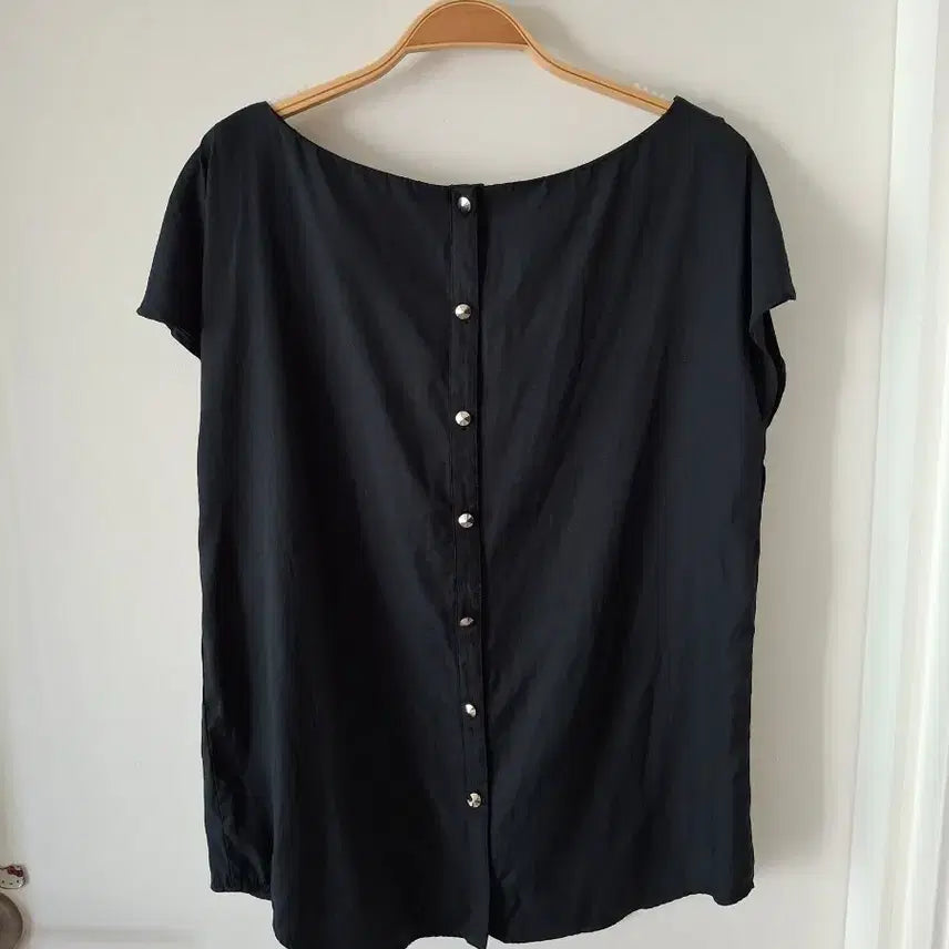 [BUNJANG] Black Blouse with Back Detail (Size 55-66) / 뒷포인트 블라우스55~66