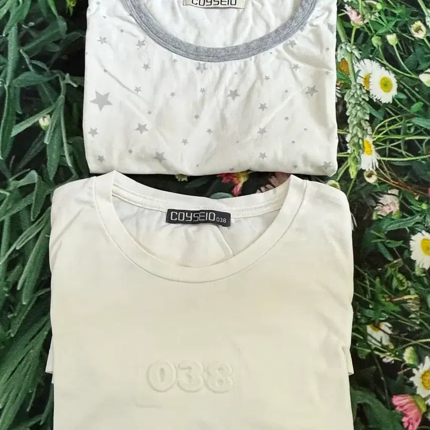 [BUNJANG] KOSEIO Short-Sleeved T-Shirt (Set of 2) / 코이세이오 반팔 티셔츠 2종