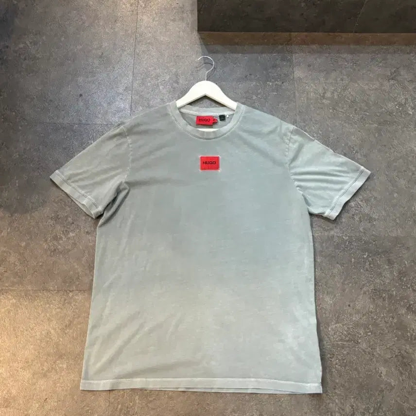 [BUNJANG] Hugo Boss Short Sleeve T-Shirt Size L / 휴고보스 반팔 티셔츠 L사이즈