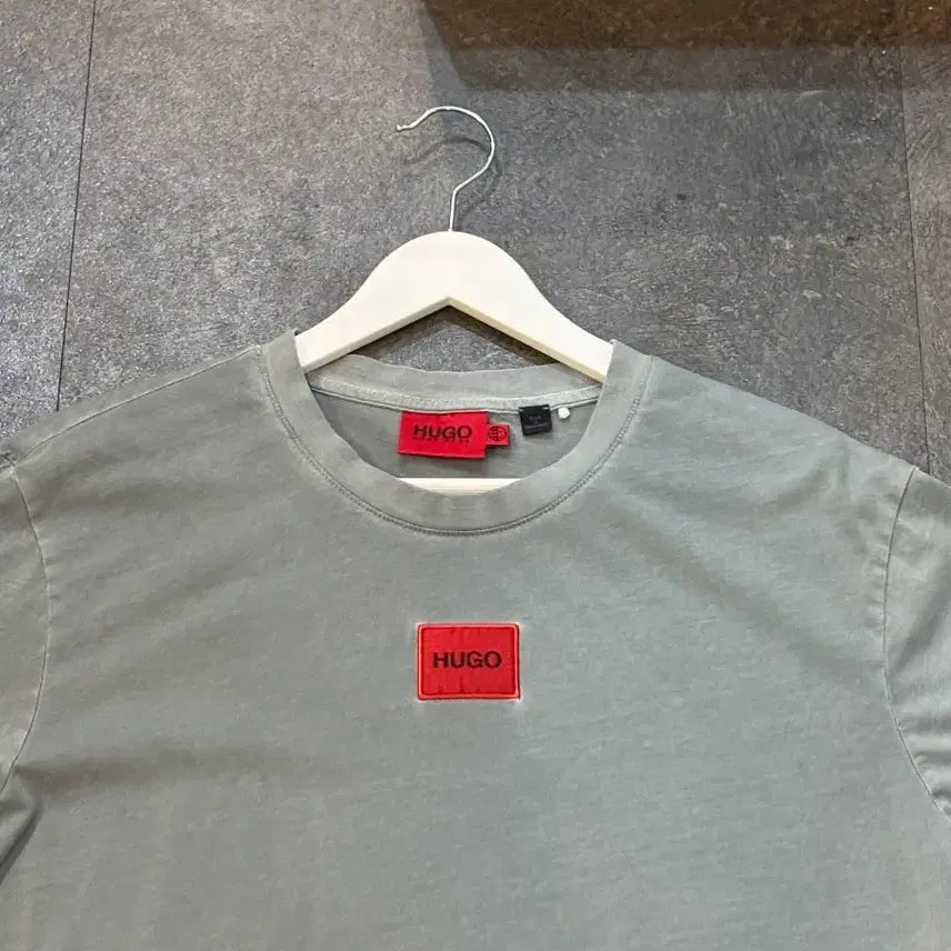 [BUNJANG] Hugo Boss Short Sleeve T-Shirt Size L / 휴고보스 반팔 티셔츠 L사이즈