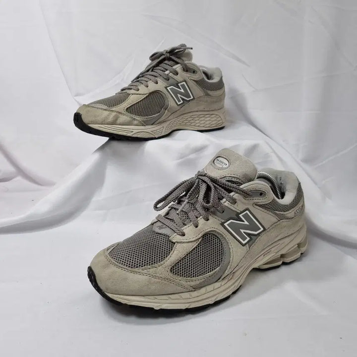 [BUNJANG] New Balance 2002R Grey Sneakers / 빈티지하서 270 뉴발란스 2002R 그레이 스니커즈 운동화