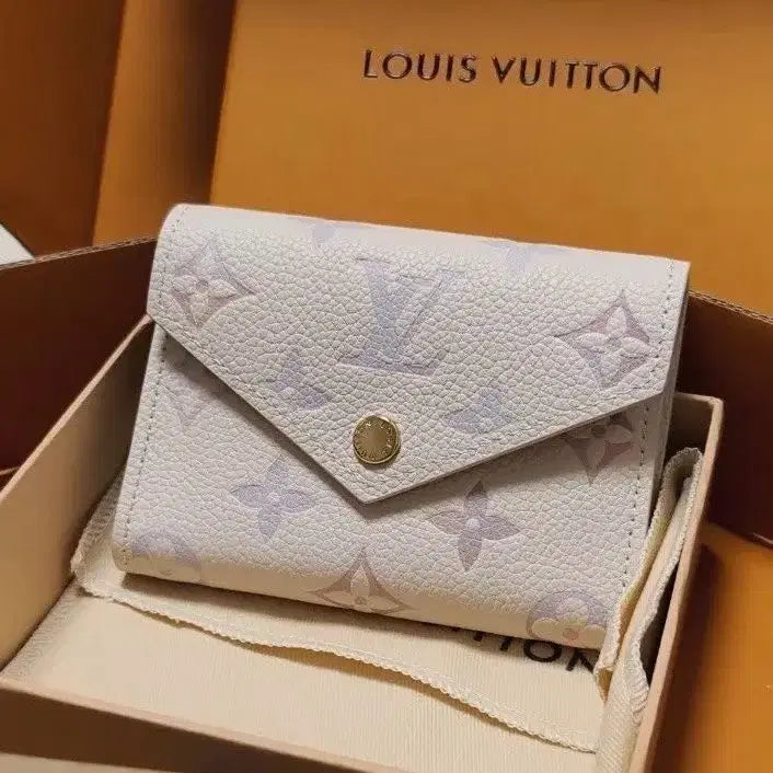 [BUNJANG] Louis Vuitton Dream Purple Grained Leather Passport Case / 루이비통 드림퍼플 그레인 가죽 여권케이스