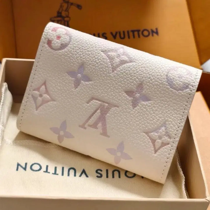 [BUNJANG] Louis Vuitton Dream Purple Grained Leather Passport Case / 루이비통 드림퍼플 그레인 가죽 여권케이스