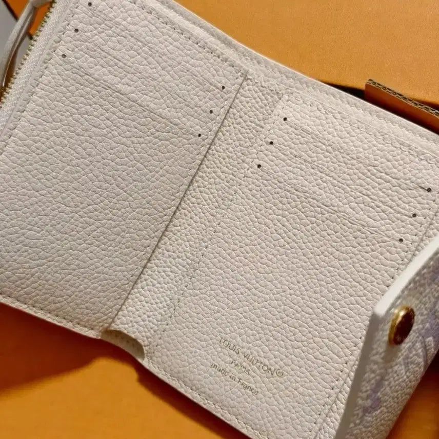 [BUNJANG] Louis Vuitton Dream Purple Grained Leather Passport Case / 루이비통 드림퍼플 그레인 가죽 여권케이스