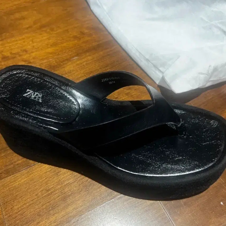 [BUNJANG] Zara Platform Jellie Heels - Size 37 / 새상품 자라 쪼리힐 37사이드