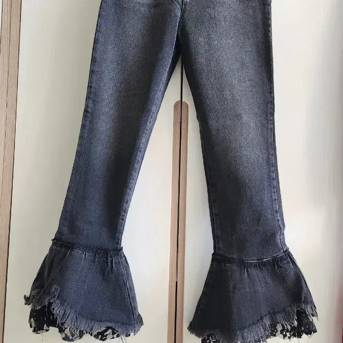 [BUNJANG] Zara Black Denim Lace Flare Pants / 자라 블랙 데님 레이스 플레어 팬츠