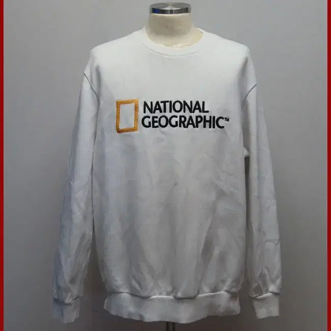 [BUNJANG] National Geographic White Sweatshirt Size 105 / 내셔널지오그래픽/하얀색 맨투맨티/105사이즈/따봉구제(F-11)
