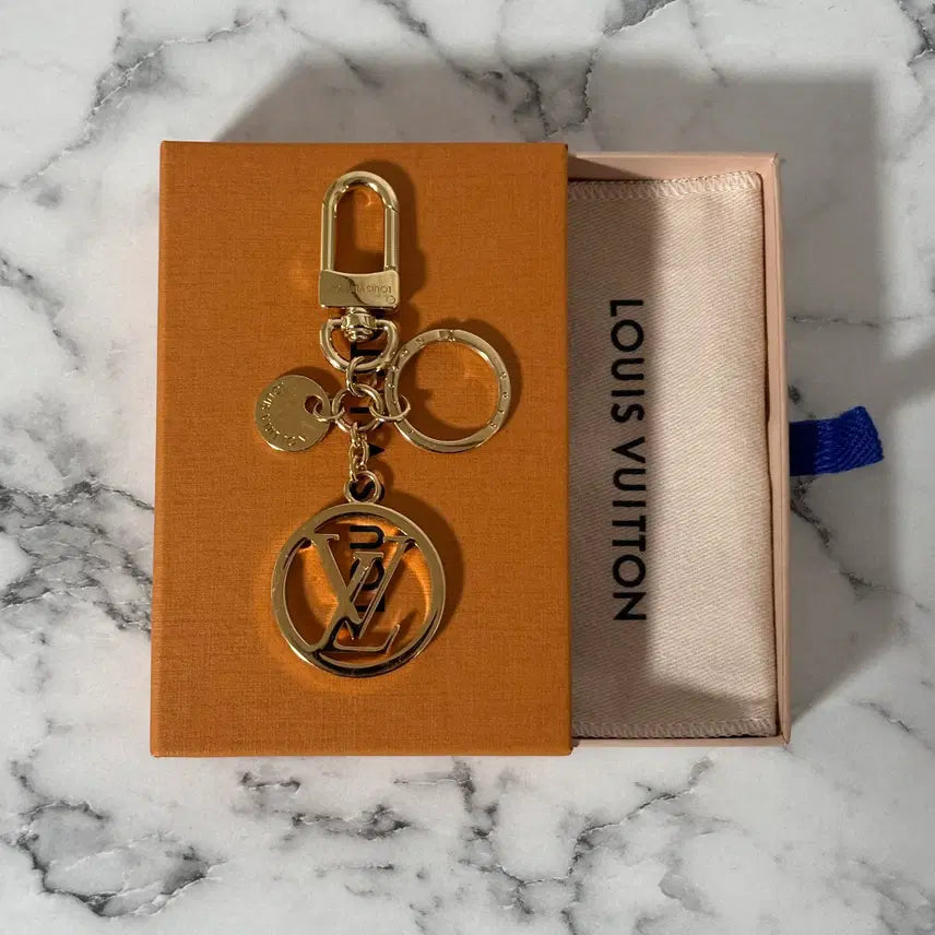 [BUNJANG] Louis Vuitton LV Circle Keyring / [OS] 루이비통 LV 서클 키링