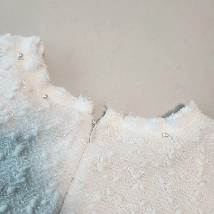 [BUNJANG] Mine Pearl Neck Textured Short Sleeve Knit Top / 마인 진주 넥 텍스쳐 반팔 니트 탑 80