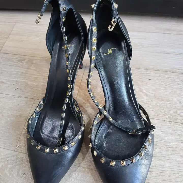 [BUNJANG] JR Black Studded Heel Pumps / JR 블랙 스터드 힐 펌프스 37(235)