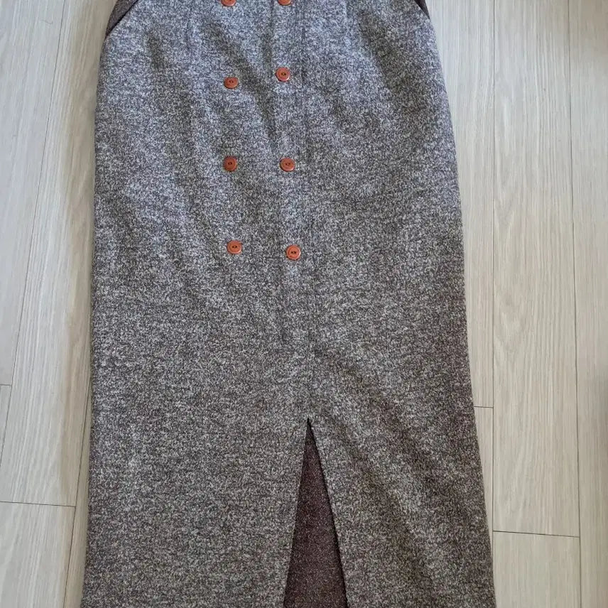 [BUNJANG] Brown Button Detail Wool Long Skirt Size 55 / [새상품]브라운 버튼 포인트 앞트임 모직 롱 스커트 55