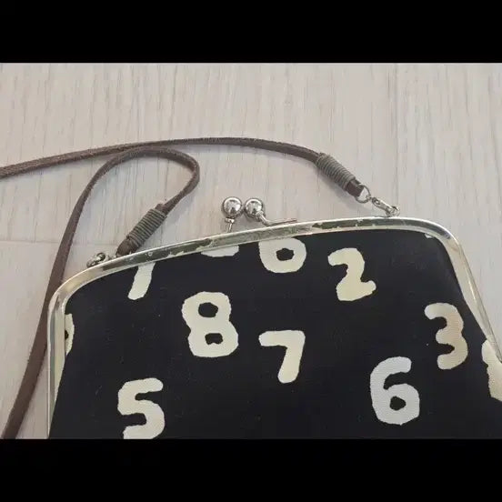 [BUNJANG] SOU.SOU Gamaguchi Crossbody Bag / 소우소우 가마구치 크로스백