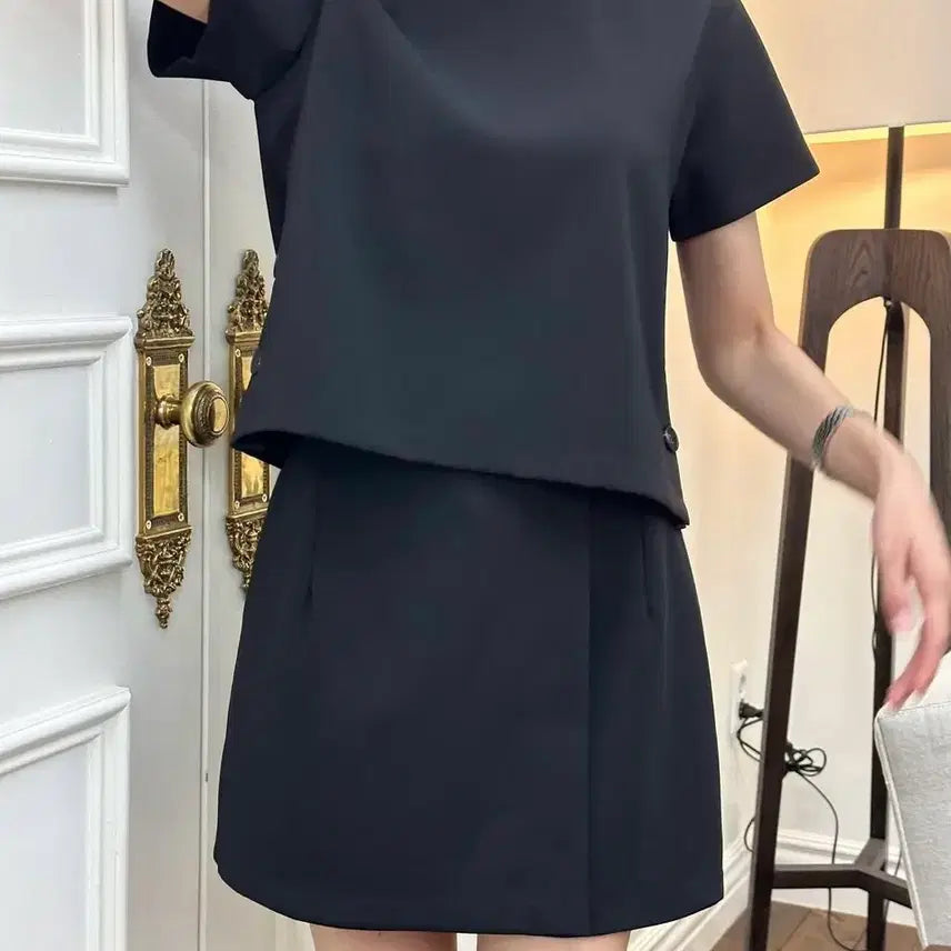 [BUNJANG] The Vacation Shop Button Top (Black, Size M) / 새상품 더 베케이션샵 버튼 상의