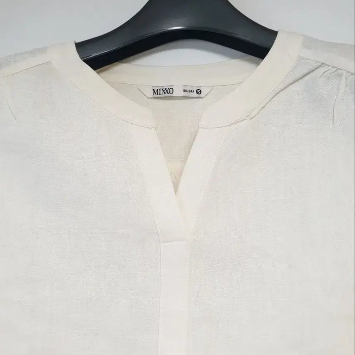 [BUNJANG] Mixxo Sleeveless Blouse Ivory / 믹쏘 민소매 블라우스 아이보리