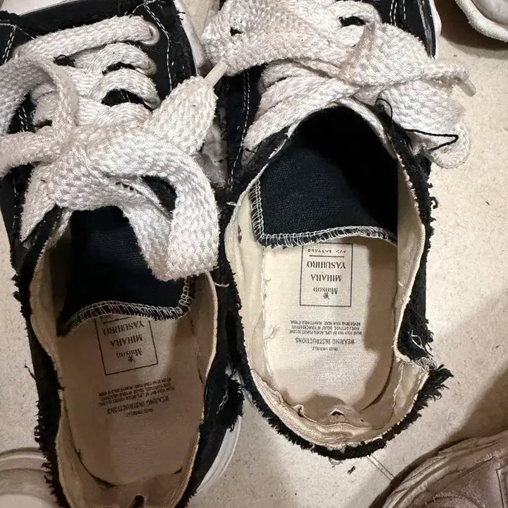 [BUNJANG] Maison Mihara Yasuhiro Black Sneakers / 메종 미하라 야스히로 블랙 스니커즈