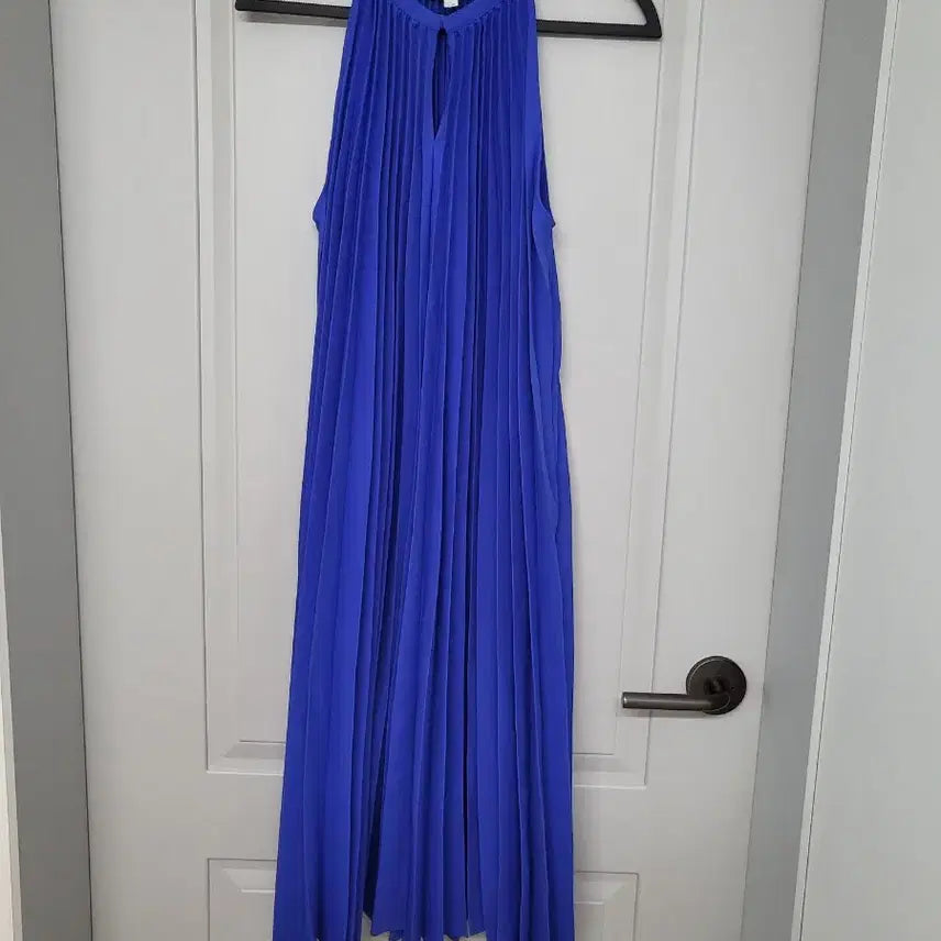[BUNJANG] COS Blue Halterneck Pleated Long Dress / 코스 블루 홀터넥 플리츠 롱 원피스