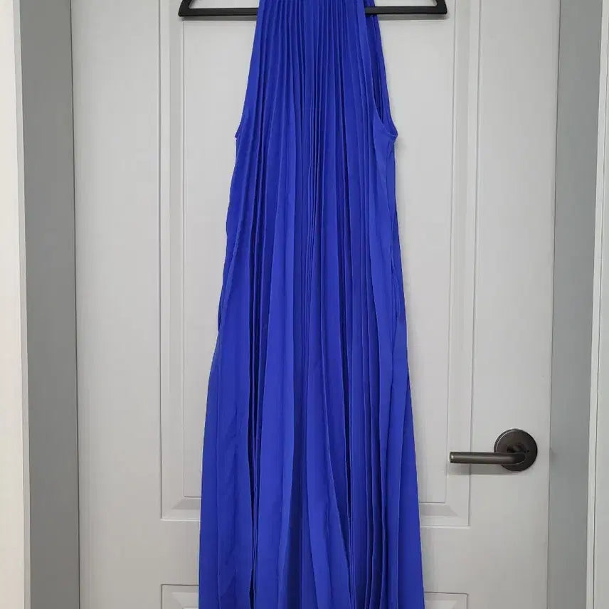 [BUNJANG] COS Blue Halterneck Pleated Long Dress / 코스 블루 홀터넥 플리츠 롱 원피스