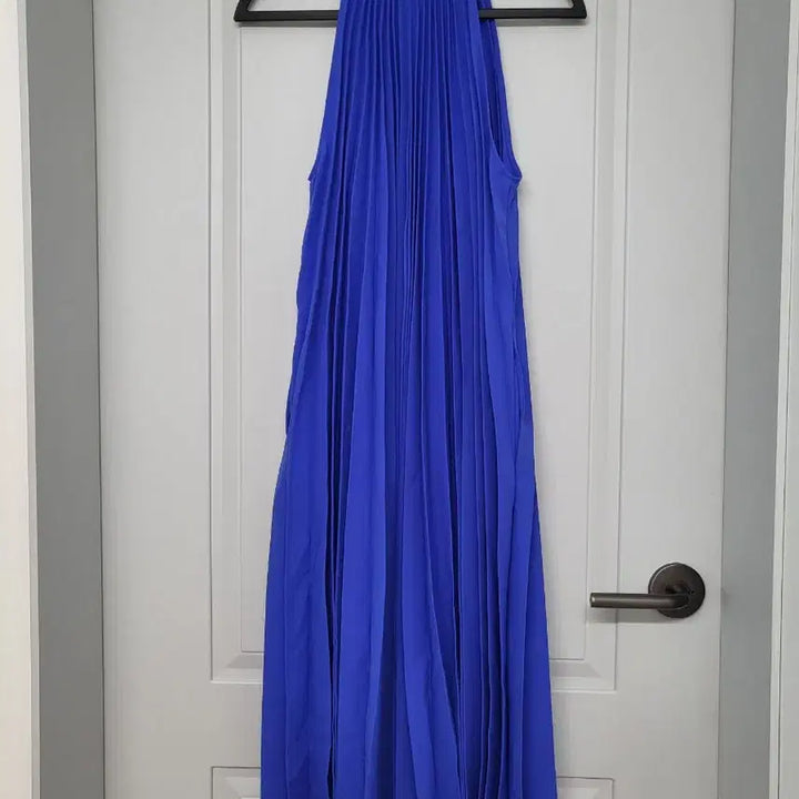 [BUNJANG] COS Blue Halterneck Pleated Long Dress / 코스 블루 홀터넥 플리츠 롱 원피스