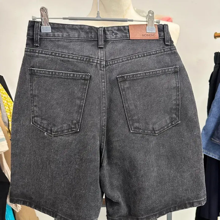 [BUNJANG] RICHMOND Black Denim Shorts / 블랙 데님 반바지