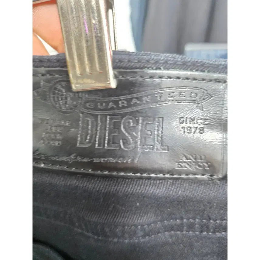 [BUNJANG] Diesel Black Denim Pants 29 Inch D101 / 29인치 디젤 블랙데님팬츠 흑청바지 D101
