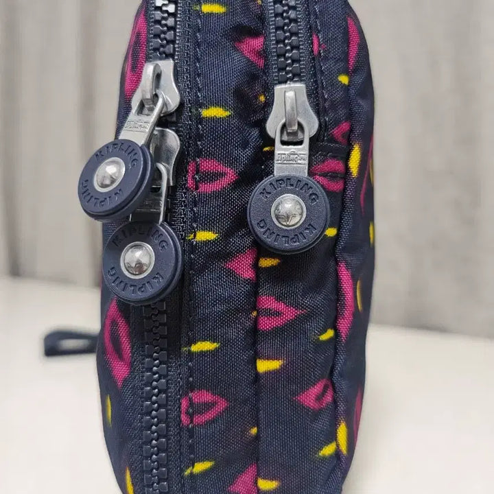 [BUNJANG] Kipling Pouch Handbag Navy / 키플링 파우치 손가방