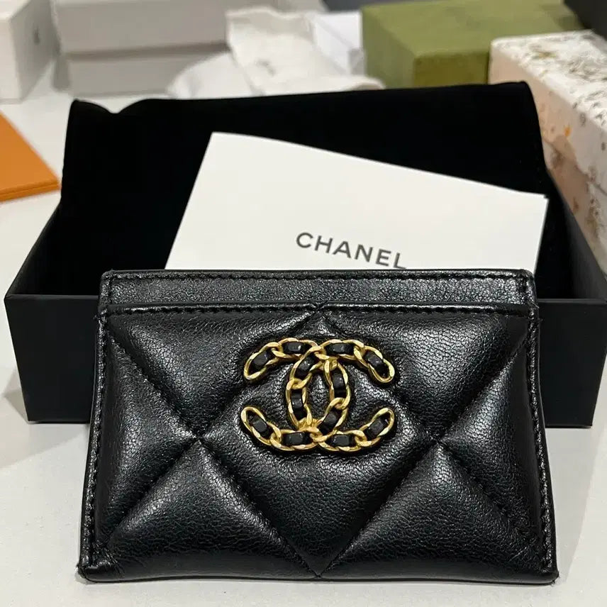 [BUNJANG] Chanel 19 Card Holder Black GHW / 샤넬 19 카드지갑 블랙 금장 메탈 풀박스