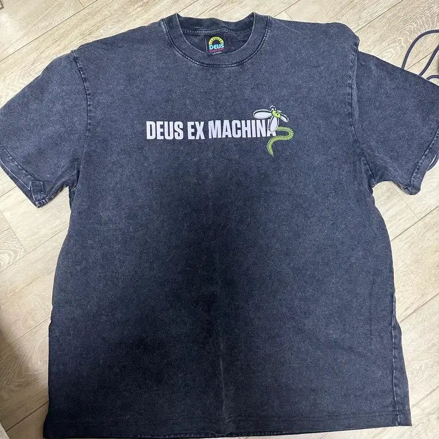[BUNJANG] Deus Ex Machina Surf Shop Beam T-Shirt (Large) / 데우스엑스마키나 서프샵 빔 티셔츠