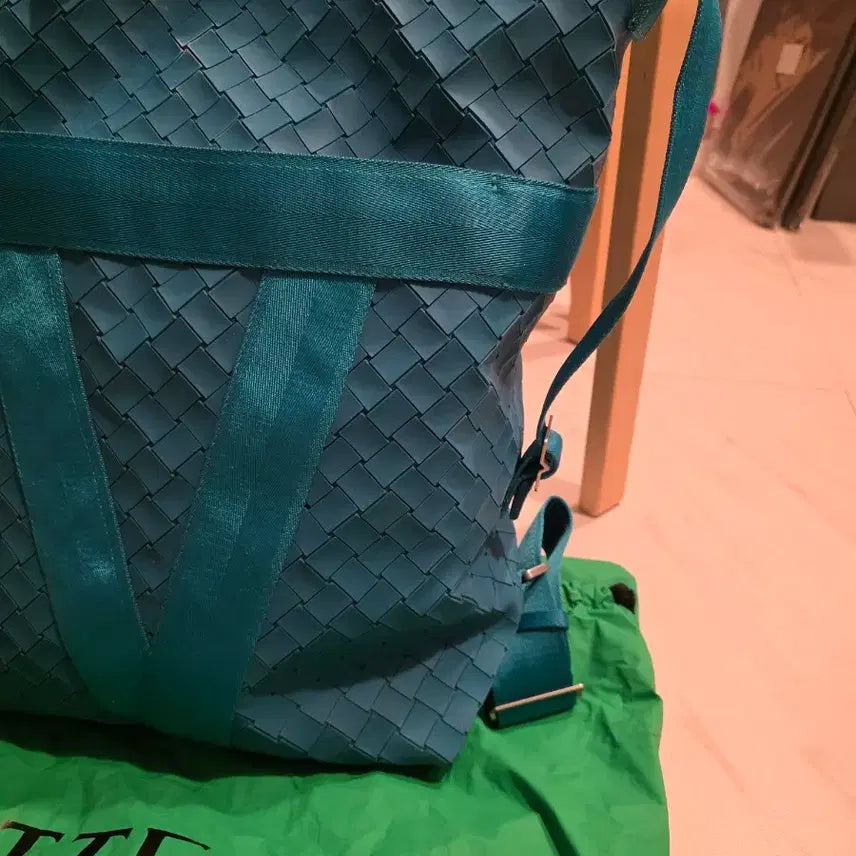 [BUNJANG] Bottega Veneta V Logo Rubber Intrecciato Backpack Blue / 보테가베네타 V로고 러버 인트레치아토 백팩 블루