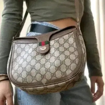 [BUNJANG] Gucci GG Logo Black Shoulder Bag / 정품)구찌 GG 로고 블랙 숄더백
