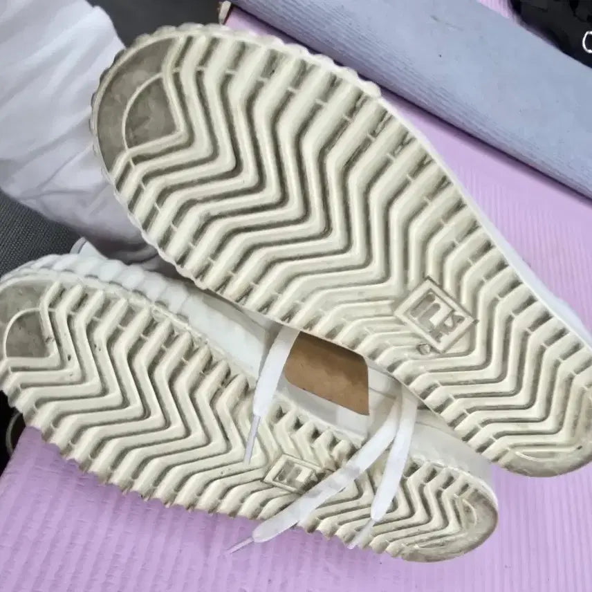 [BUNJANG] FILA White Sneakers Shoes 250 / 휠라 FILA 흰색 스니커즈 운동화250