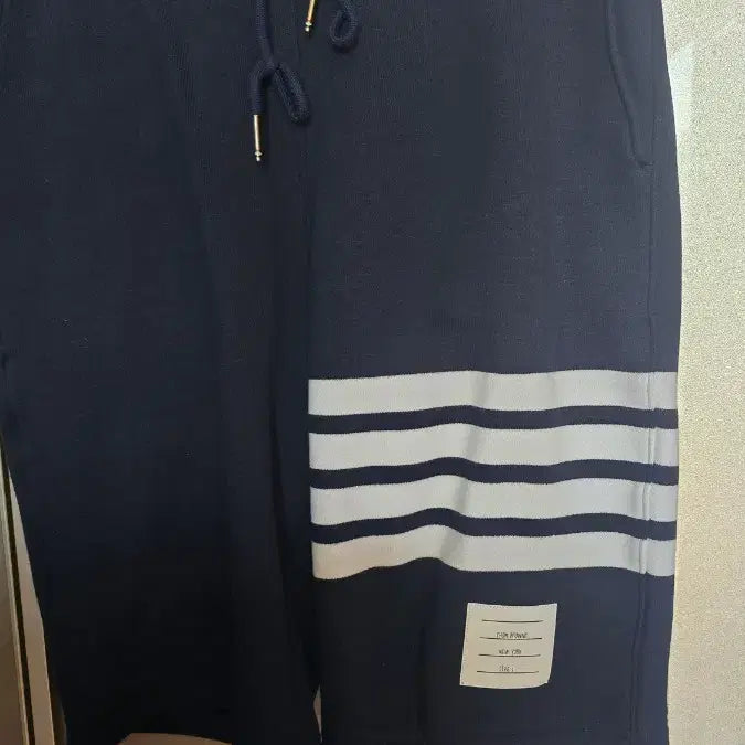 [BUNJANG] Thom Browne Navy Four Bar Shorts Size 1 / 톰브라운 반바지