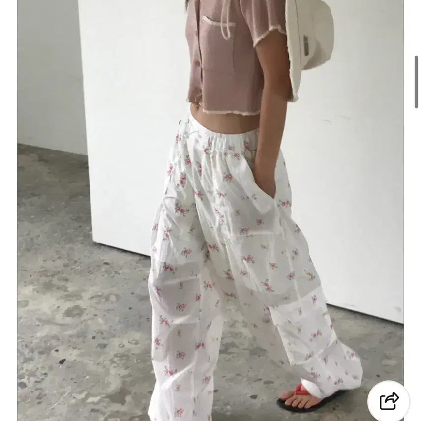 [BUNJANG] Wia Flower Cargo Pants / 위아 플라워 카고 팬츠