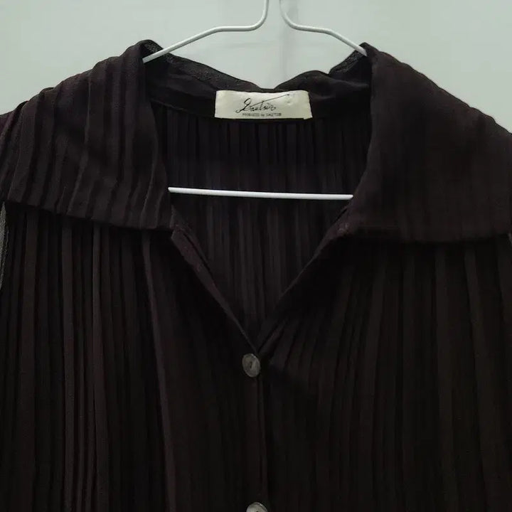 [BUNJANG] Vintage Pleated Sleeveless Blouse Brown / 빈티지 플리츠 브라운 블라우스 슬리브리스 F