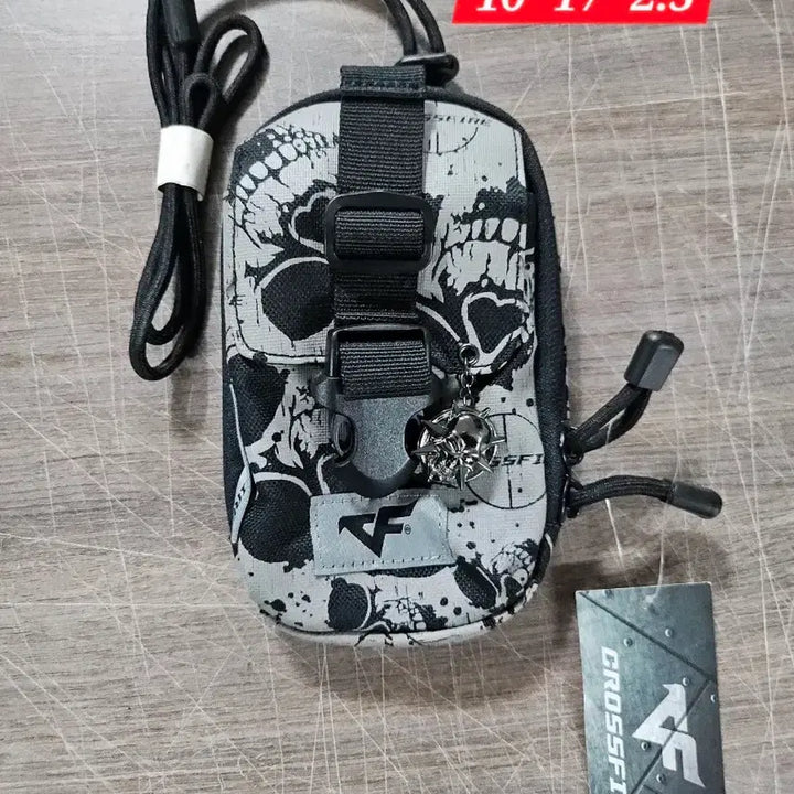 [BUNJANG] Crossfire Skull Pattern Mini Cross Bag / CROSSFIRE 해골 패턴 미니 크로스백
