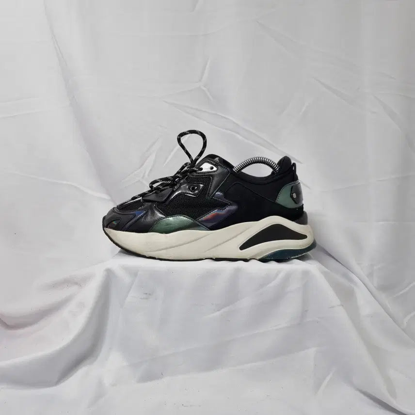 [BUNJANG] SCOMMAGIONI Queens Black Sneakers / 빈티지하서 235 슈콤마보니 퀸즈 블랙 스니커즈