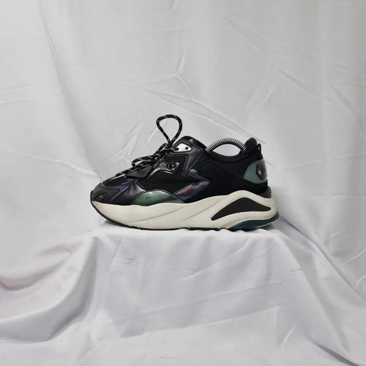 [BUNJANG] SCOMMAGIONI Queens Black Sneakers / 빈티지하서 235 슈콤마보니 퀸즈 블랙 스니커즈