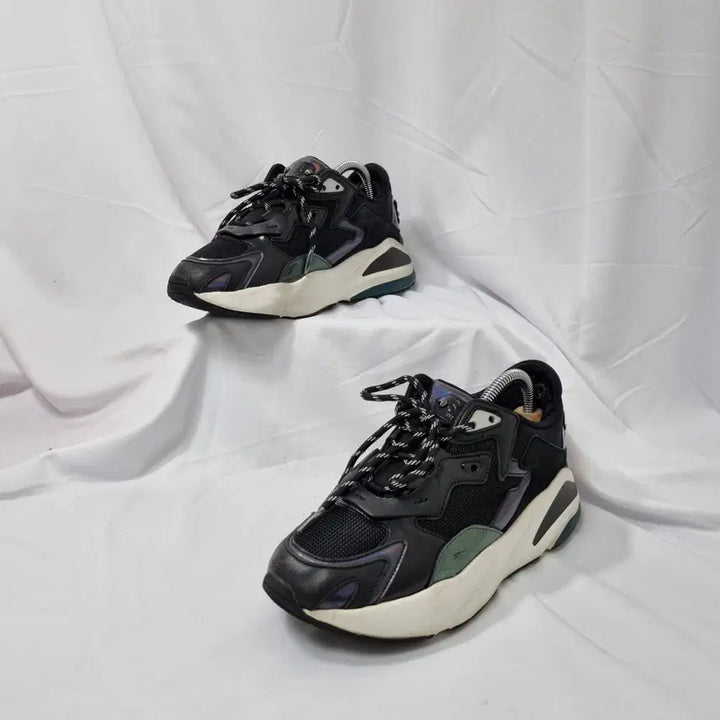 [BUNJANG] SCOMMAGIONI Queens Black Sneakers / 빈티지하서 235 슈콤마보니 퀸즈 블랙 스니커즈