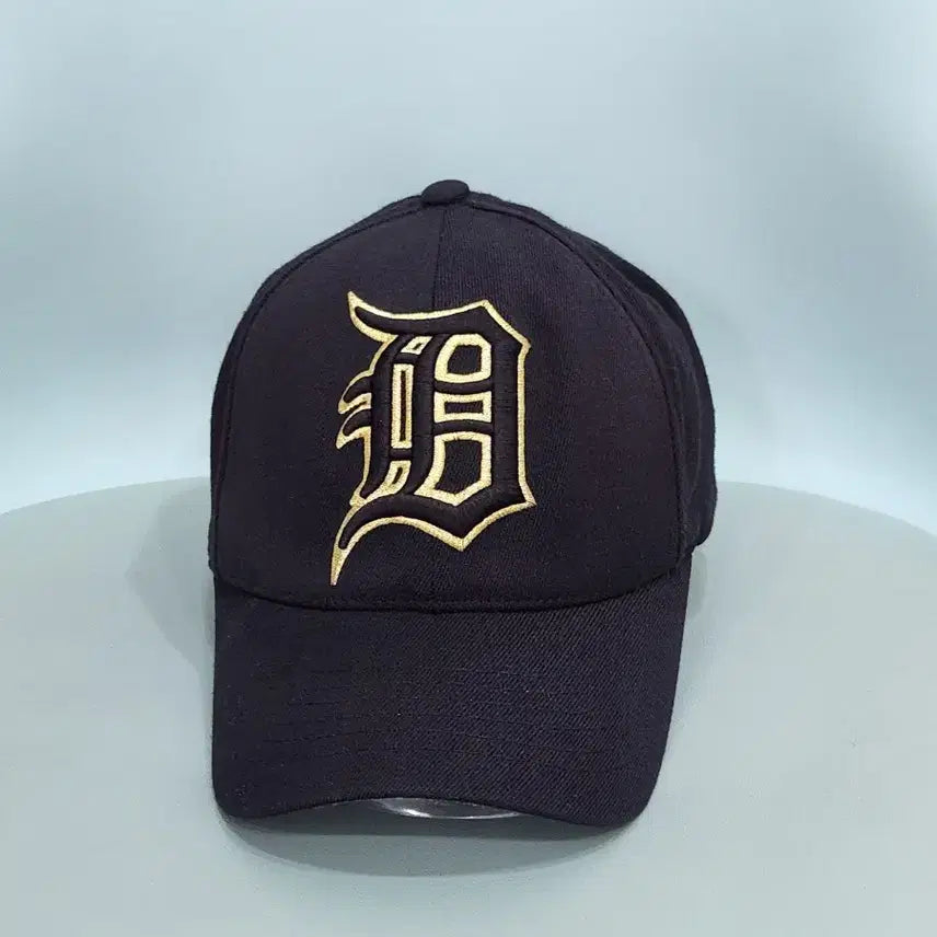 [BUNJANG] MLB Detroit Tigers Ball Cap Black with Gold Embroidery / MLB 디트로이트 타이거즈 볼캡 야구모자 블랙 골드 실버 XS-S