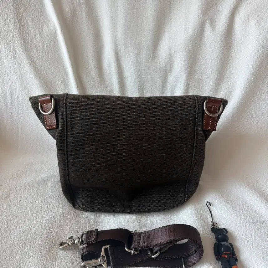 [BUNJANG] Yoshida Porter x Medicom Toy Shoulder Bag / 요시다포터 x 메디콤토이 숄더백