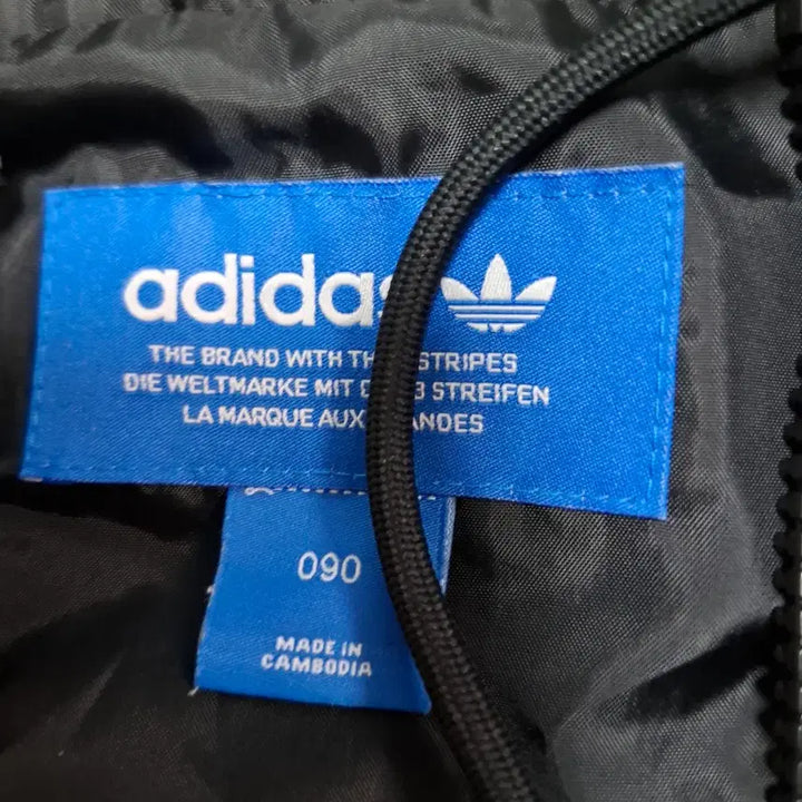 [BUNJANG] Adidas Black Color Windbreaker Hooded Jacket / 아디다스 블랙 컬러 바람막이 후드 자켓