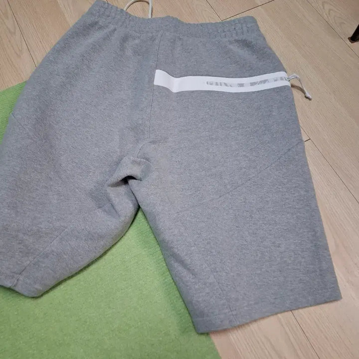 [BUNJANG] New Era Shorts / 뉴에라 반바지