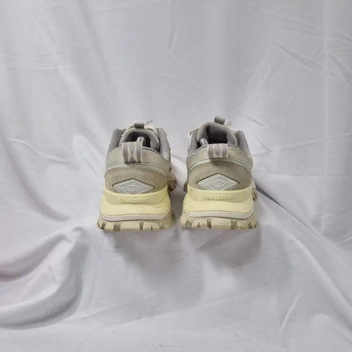 [BUNJANG] Umbro Bumpy Grey Sneakers Vintage / 빈티지하서 250 엄브로 범피 그레이 스니커즈 운동화