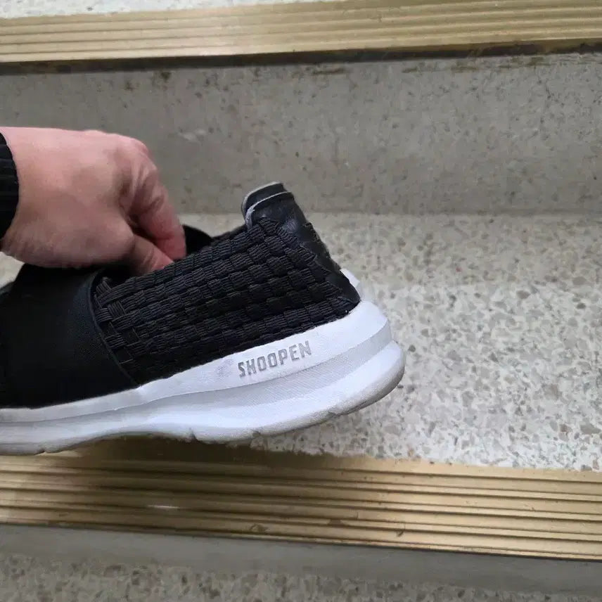 [BUNJANG] Spigen Black Mesh Slip-On Sneakers 265 / 슈펜 블랙 메쉬 슬립온 운동화 265