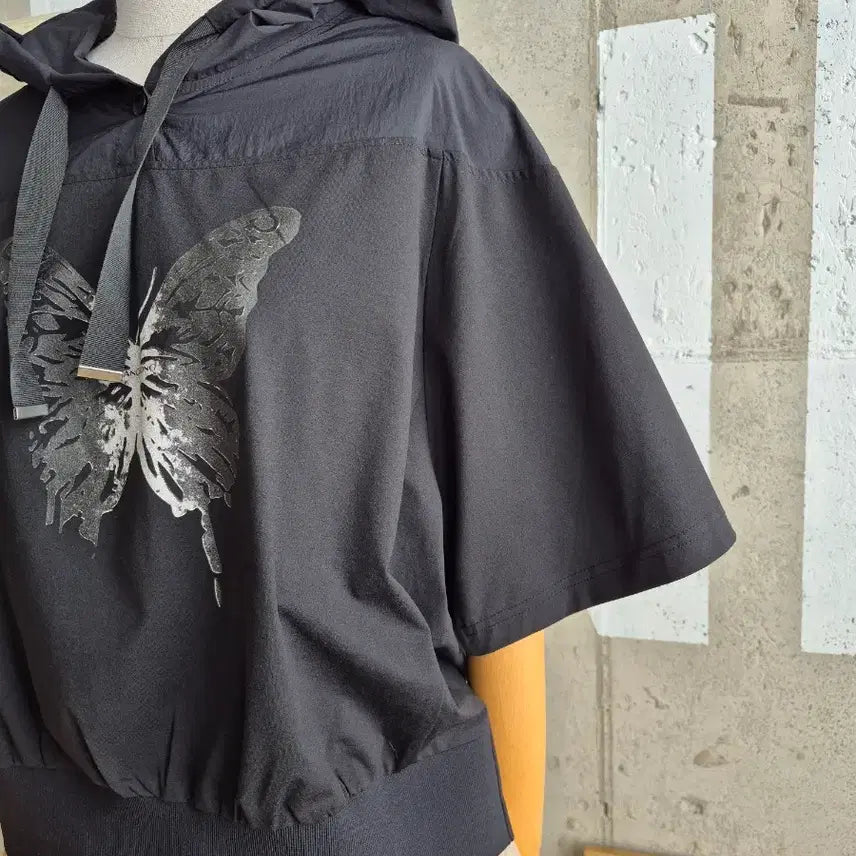 [BUNJANG] Lee Sang Bong Butterfly Print Short Sleeve Hoodie / 이상봉 나비 프린팅 반팔후드티