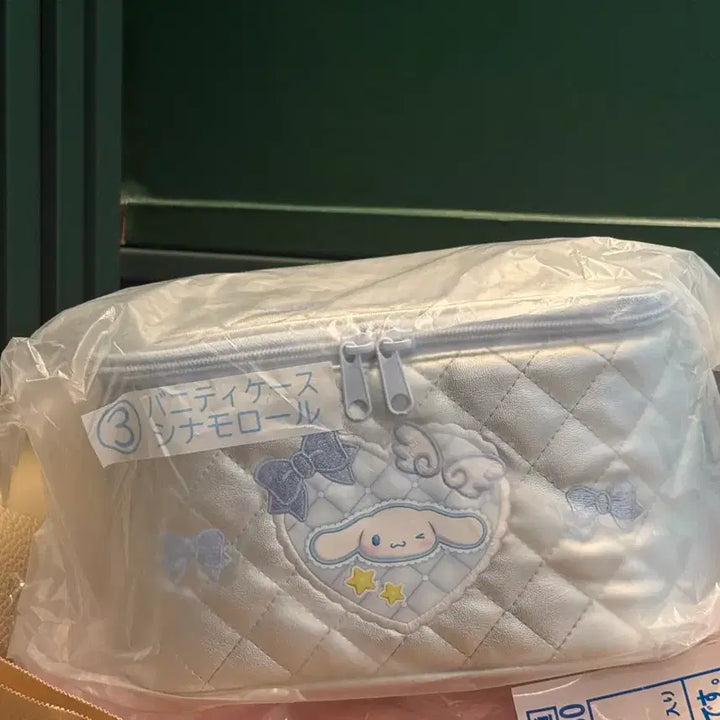 [BUNJANG] Ichiban Kuji Sanrio Cinnamoroll Vanity Pouch / 이타리쿠지 산리오 시나모롤 베니티 파우치 미개봉 새상품