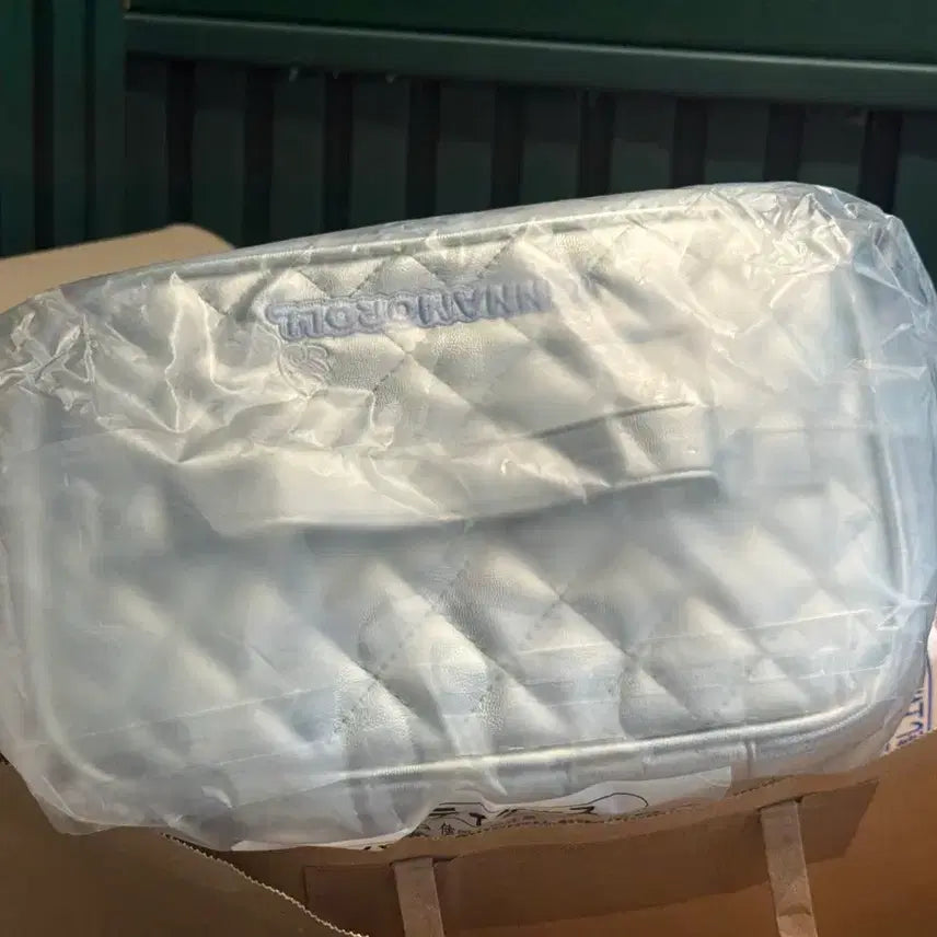 [BUNJANG] Ichiban Kuji Sanrio Cinnamoroll Vanity Pouch / 이타리쿠지 산리오 시나모롤 베니티 파우치 미개봉 새상품
